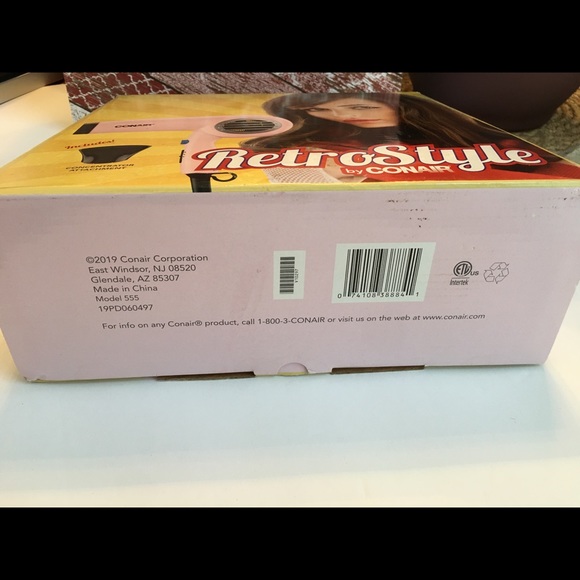 Conair Hair Dryer Retro Style Folds Up For When You’re On The Go - Picture 3 of 8